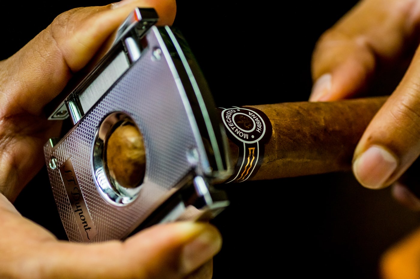 AVO Classic No. 6 — custom personalized cigar with bespoke band design